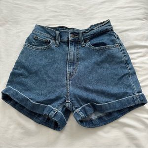 Levi’s Mom Shorts